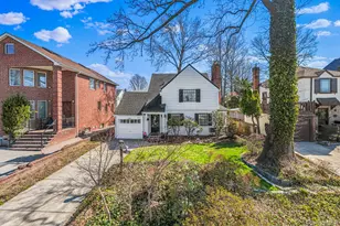 85-25 213th St, Hollis, NY 11427 - Photo 2