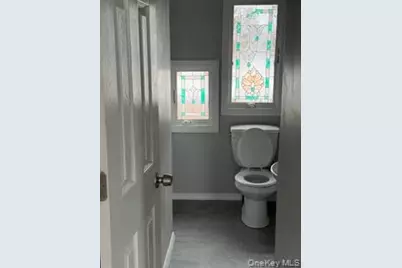 68 Center Avenue, Bay Shore, NY 11706 - Photo 4