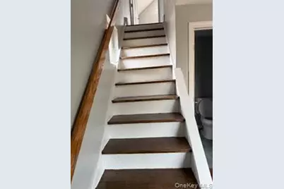 68 Center Avenue, Bay Shore, NY 11706 - Photo 6