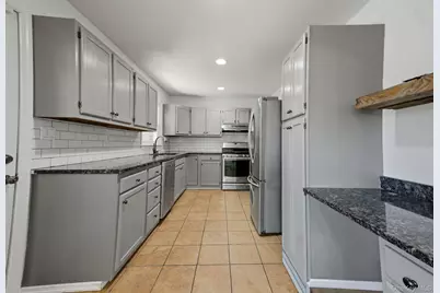310 Jamaica Avenue, Medford, NY 11763 - Photo 6