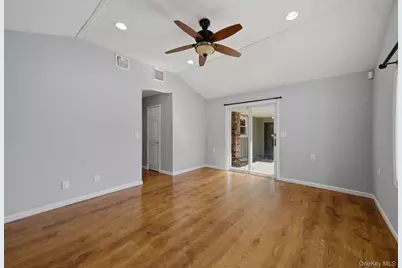 310 Jamaica Avenue, Medford, NY 11763 - Photo 16