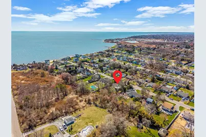 223 Connetquot Road, Bayport, NY 11705 - Photo 2