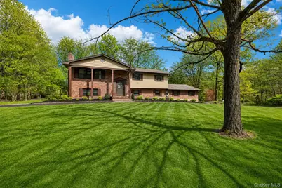 16 Elrod Drive, West Nyack, NY 10994 - Photo 2