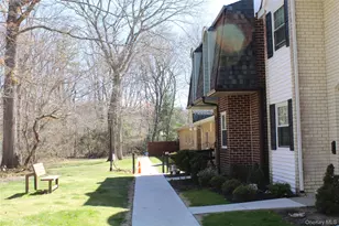 14 Glen Hollow Dr, Holtsville, NY 11742 - Photo 32