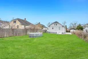33 Center Ave, Bay Shore, NY 11706 - Photo 8