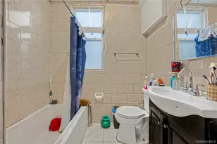 748 E 225th St, Bronx, NY 10466 - Photo 10