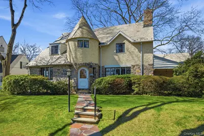 5 Seymour Place, White Plains, NY 10605 - Photo 1