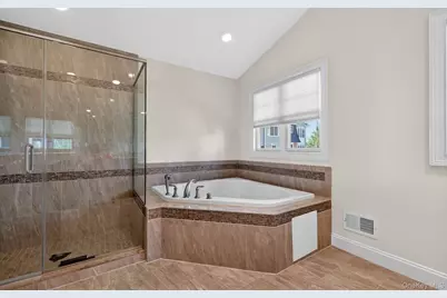 702 Equestrian Way, Westbury, NY 11590 - Photo 16