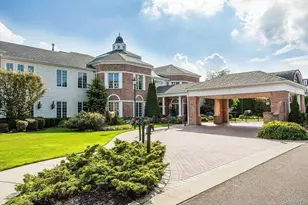 702 Equestrian Way, Westbury, NY 11590 - Photo 30