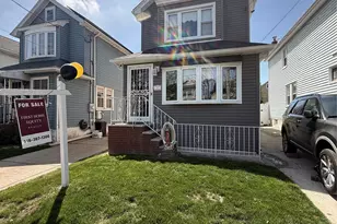 9446 226th St, Floral Park, NY 11001 - Photo 2