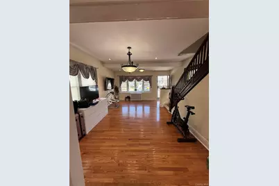 94-46 226th Street, Floral Park, NY 11001 - Photo 4