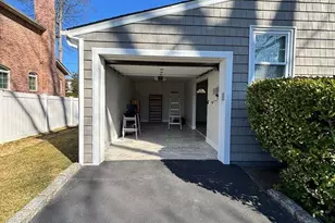 70 Appletree Ln, Roslyn Heights, NY 11577 - Photo 18