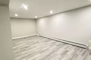 70 Appletree Ln, Roslyn Heights, NY 11577 - Photo 16