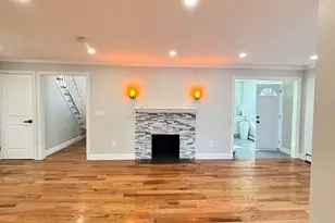 70 Appletree Ln, Roslyn Heights, NY 11577 - Photo 4