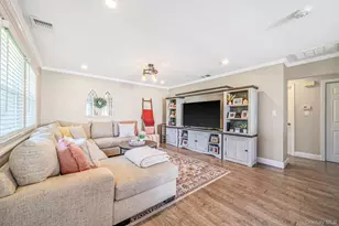 10 Gettysburg Ct, Coram, NY 11727 - Photo 12