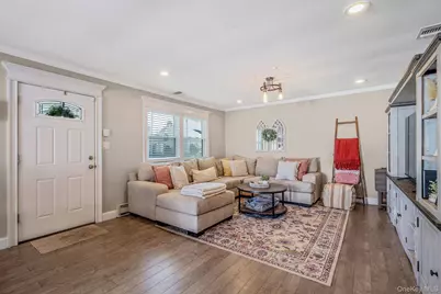 10 Gettysburg Court, Coram, NY 11727 - Photo 14