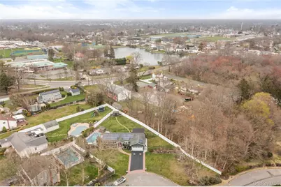 10 Denise Drive, North Babylon, NY 11703 - Photo 28
