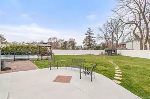 10 Denise Dr, North Babylon, NY 11703 - Photo 26