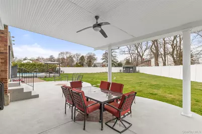 10 Denise Drive, North Babylon, NY 11703 - Photo 28