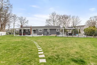 10 Denise Drive, North Babylon, NY 11703 - Photo 32