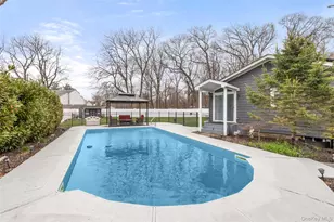 10 Denise Dr, North Babylon, NY 11703 - Photo 24