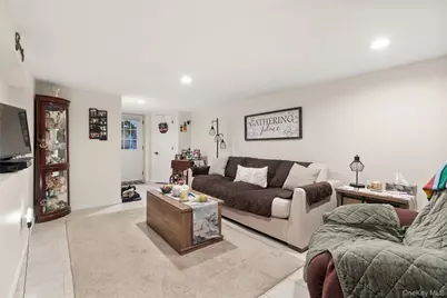 10 Denise Drive, North Babylon, NY 11703 - Photo 20