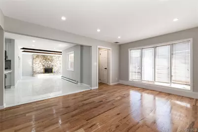 109 Evans Street, New Hyde Park, NY 11040 - Photo 2