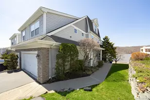 114 Hudson Pointe Dr, Poughkeepsie, NY 12601 - Photo 2