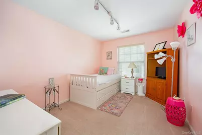 114 Hudson Pointe Drive, Poughkeepsie, NY 12601 - Photo 16