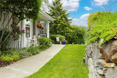 114 Hudson Pointe Drive, Poughkeepsie, NY 12601 - Photo 4