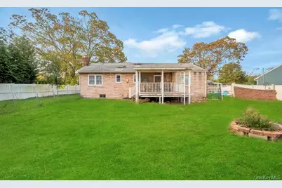 3 Francisco Avenue, Central Islip, NY 11722 - Photo 8