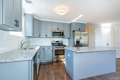 207 Nassau Boulevard #B, Garden City South, NY 11530 - Photo 6
