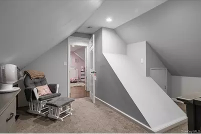 299 37 Street, Lindenhurst, NY 11757 - Photo 16