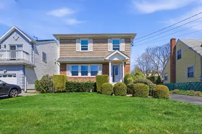 150 Hughes Place, Albertson, NY 11507 - Photo 32