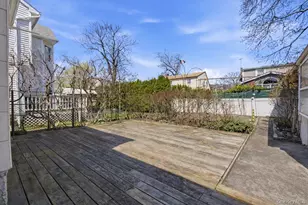 150 Hughes Pl, Albertson, NY 11507 - Photo 26