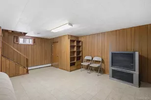 150 Hughes Pl, Albertson, NY 11507 - Photo 16