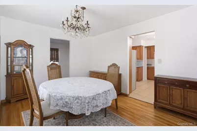 150 Hughes Place, Albertson, NY 11507 - Photo 12