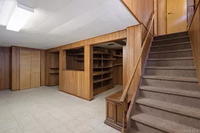 150 Hughes Place, Albertson, NY 11507 - Photo 22