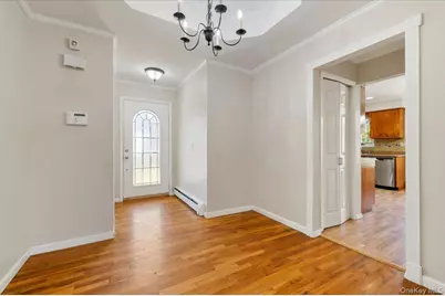 20 Veronica Court, Smithtown, NY 11787 - Photo 2