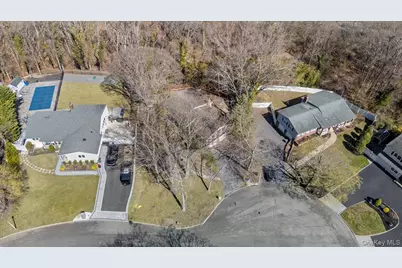 20 Veronica Court, Smithtown, NY 11787 - Photo 46