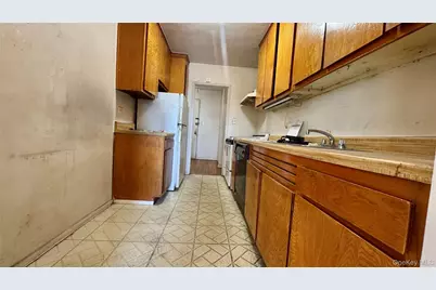 14205 Roosevelt Avenue #611, Flushing, NY 11354 - Photo 10