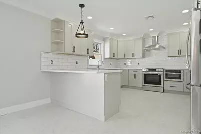 61 Gardiners Avenue, Levittown, NY 11756 - Photo 10