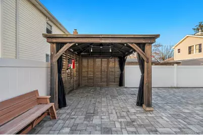 256 Division Avenue, Massapequa, NY 11758 - Photo 42