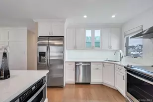 256 Division Ave, Massapequa, NY 11758 - Photo 14