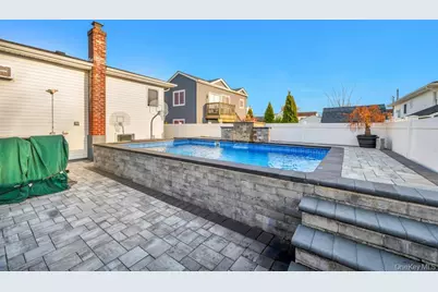 256 Division Avenue, Massapequa, NY 11758 - Photo 40