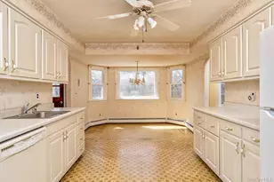 20 Mill Pond Ln, East Moriches, NY 11940 - Photo 10