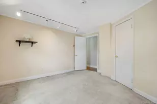 35 Chase Ave, White Plains, NY 10606 - Photo 18
