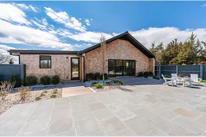 2050 Depot Lane, Cutchogue, NY 11935 - Photo 4