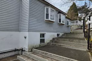 12 Dogwood Rd, Wading River, NY 11792 - Photo 4