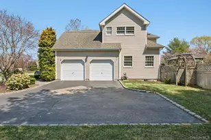 4 Mimosa St, Miller Place, NY 11764 - Photo 4